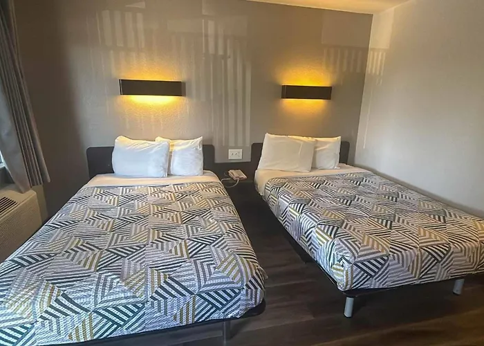 Hotel B5 -Watsonville